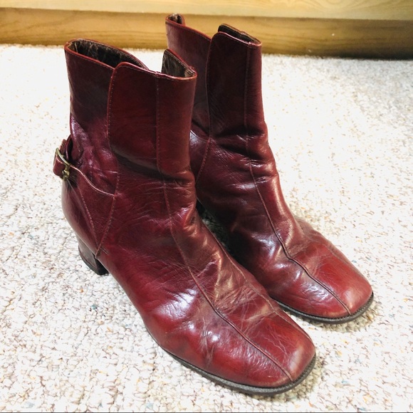 Vintage Italian (wine) leather boots w/rubber sole - Picture 5 of 7